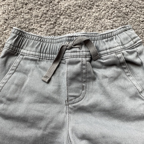 Baby boys Janie and Jack grey pants with elastic waist and pant cuffs - Picture 2 of 5